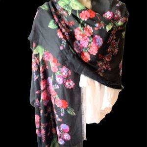 Vera Bradley Soft Woven Fringe Scarf Winter Berry